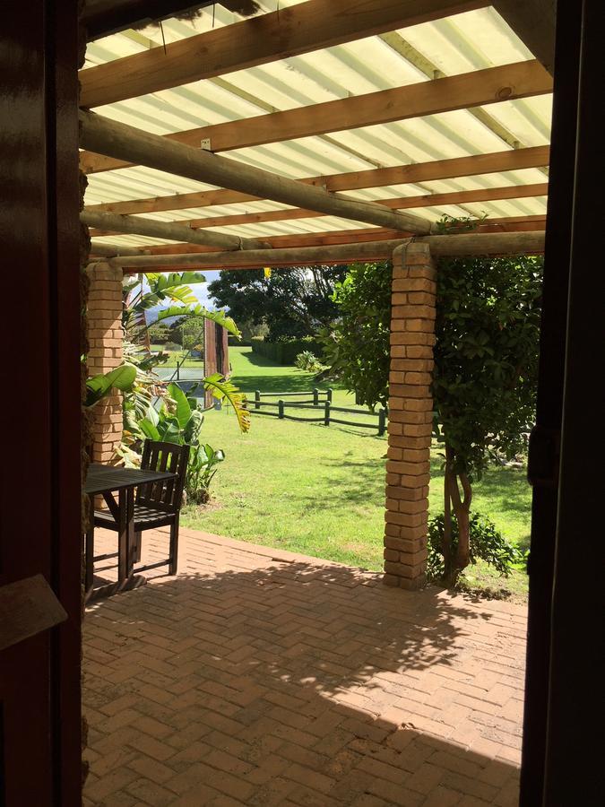 Brenton Lake Holiday Cottages エクステリア 写真